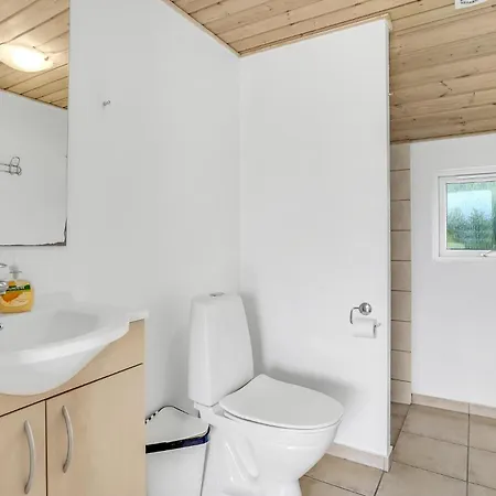 Дом отдыха Amazing In Idestrup With Sauna